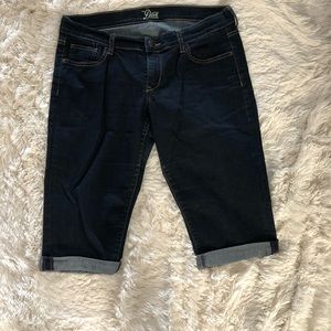 Women’s old navy diva bermuda shorts.